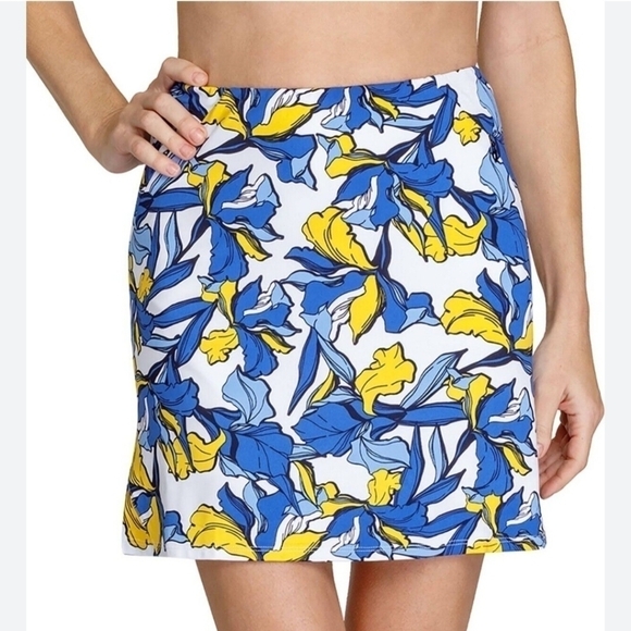 Tail Dresses & Skirts - NWT Tail Skirt with Built-in Short, Blue and Yellow Floral, Size XXL